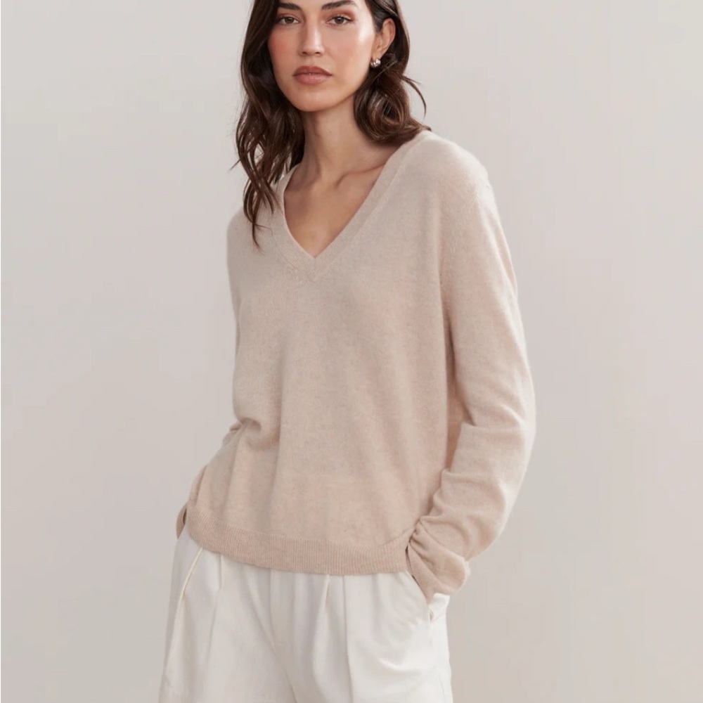 Jenni Kayne classic vneck in oatmeal